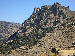 Looking across to the Parlettia pinnacles and the ancient fortress
