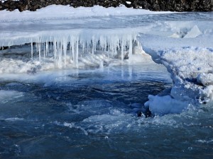Water level drops as the ice sheet breaks up 