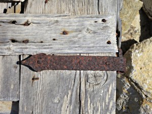 Surprisingly ornate hinge on shutter