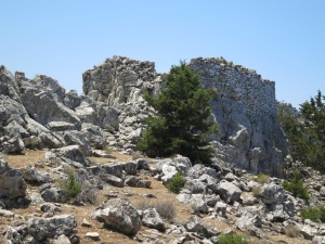Approaching Lappatoniou castle