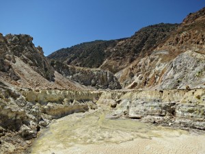 The Megalos Polyvotis crater, to my mind the most dramatic, looking towards the steeply canyoned western end.