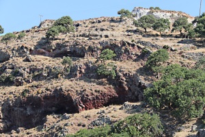 Soon the caves in the softer volcanic rock at the northern end of the caldera come into view.
